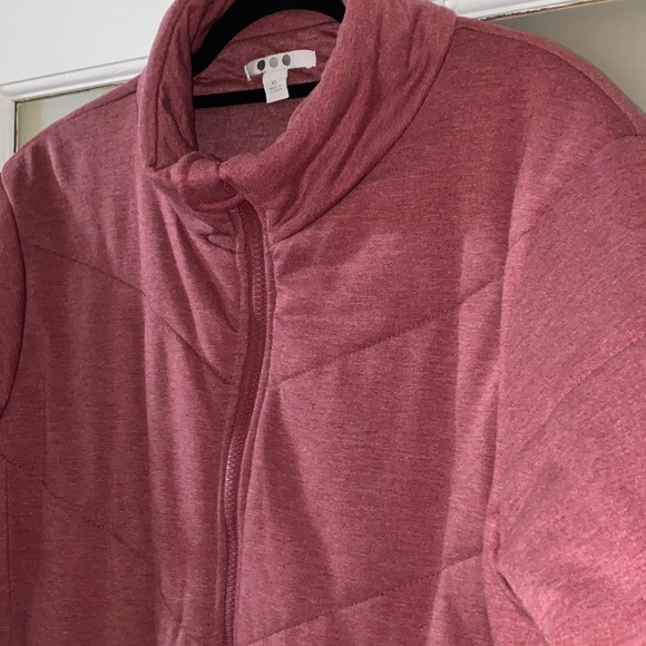 ••• Quilted Jacket - Picture 3 of 7